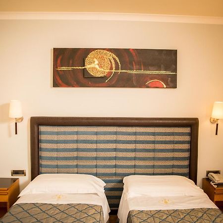Hotel Ares Pontinia Phòng bức ảnh