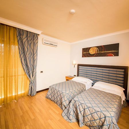 Hotel Ares Pontinia Phòng bức ảnh