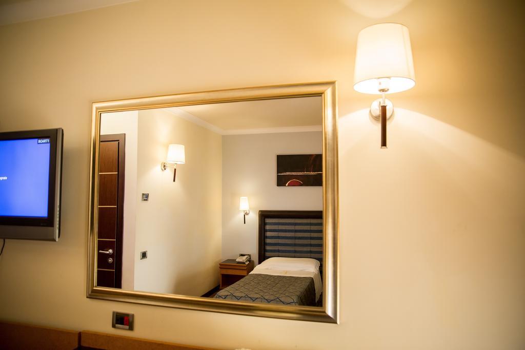 Hotel Ares Pontinia Phòng bức ảnh