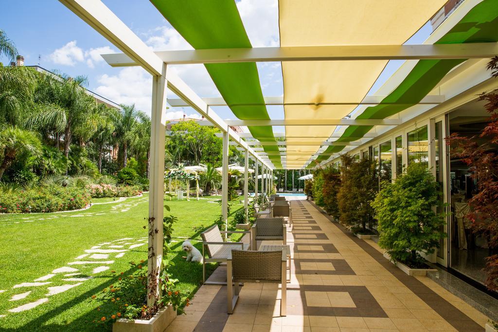Hotel Ares Pontinia Ngoại thất bức ảnh