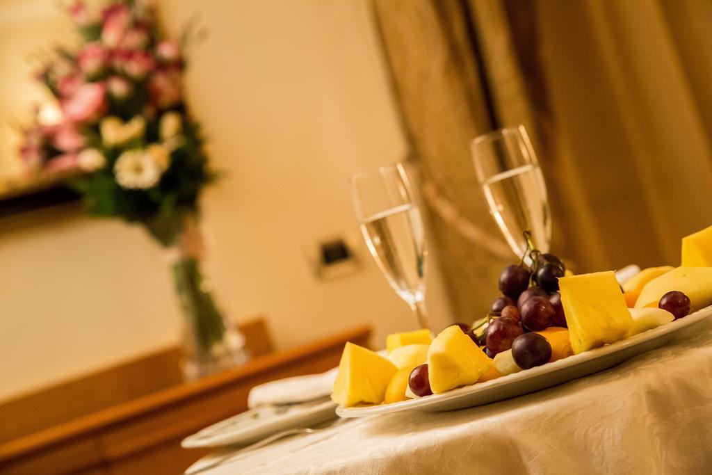 Hotel Ares Pontinia Ngoại thất bức ảnh