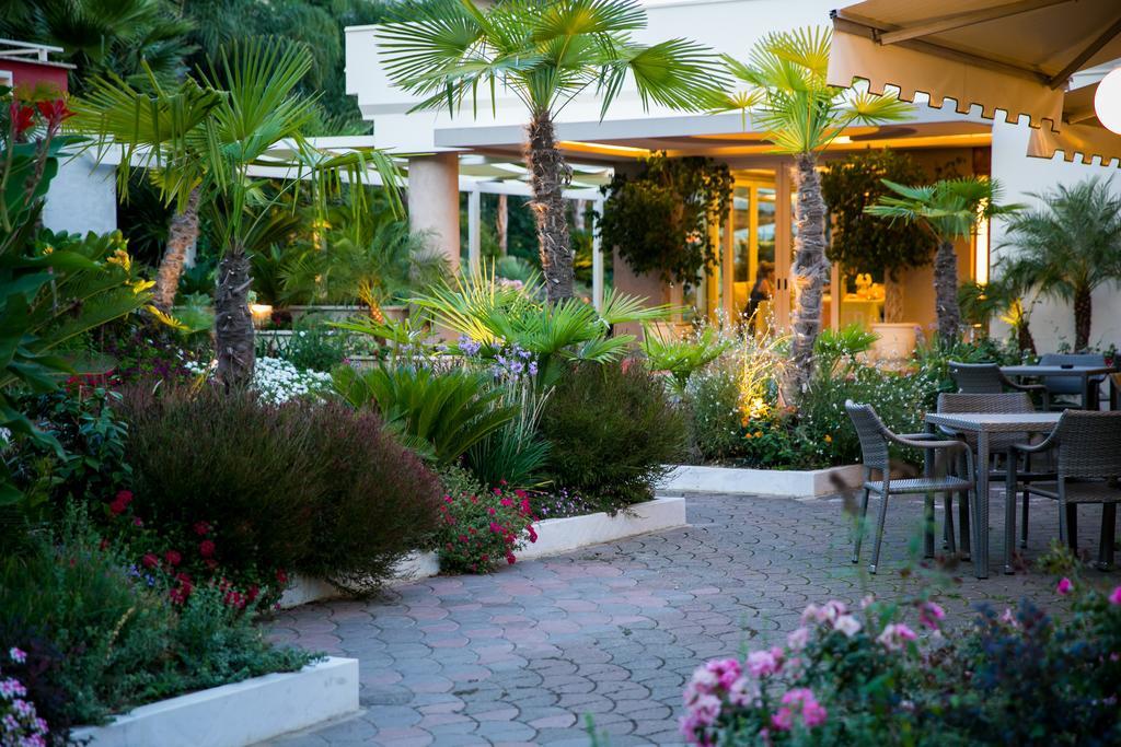 Hotel Ares Pontinia Ngoại thất bức ảnh