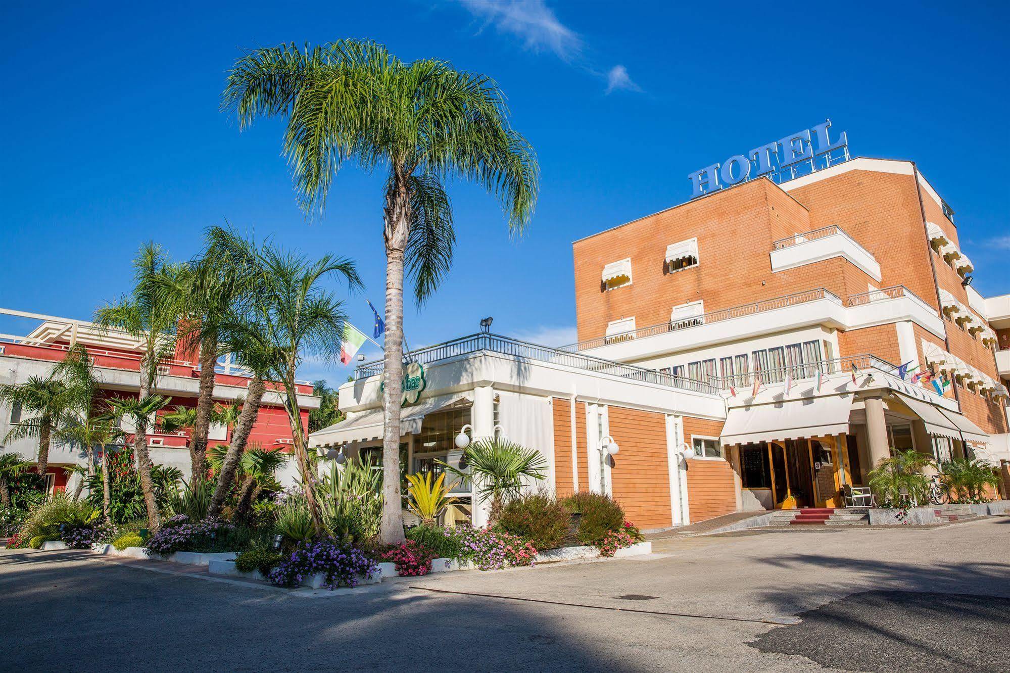 Hotel Ares Pontinia Ngoại thất bức ảnh